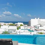 Luxurious & Attractive 2 Bdr Playa Del Carmen