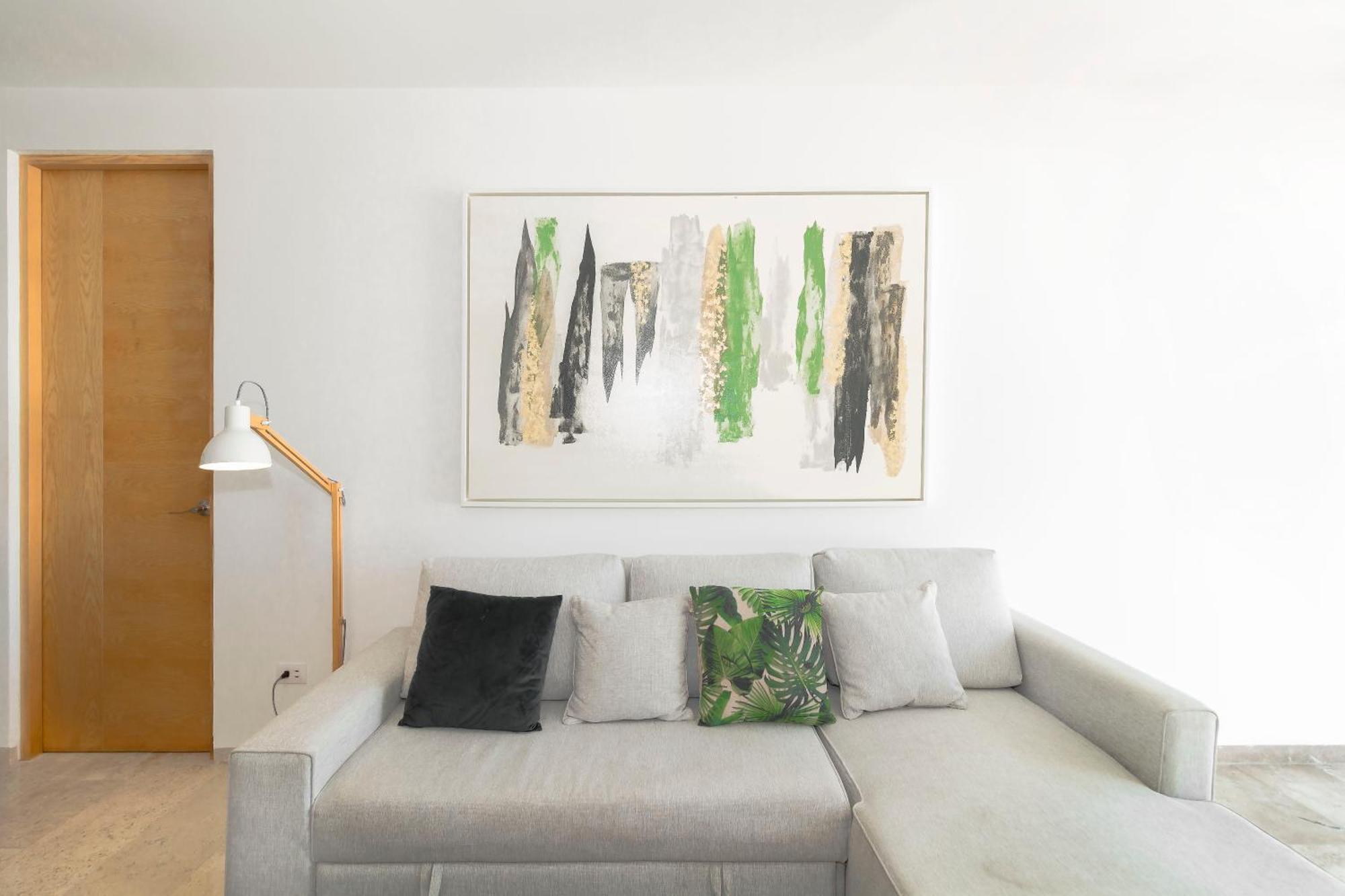 Luxurious & Attractive 2 Bdr